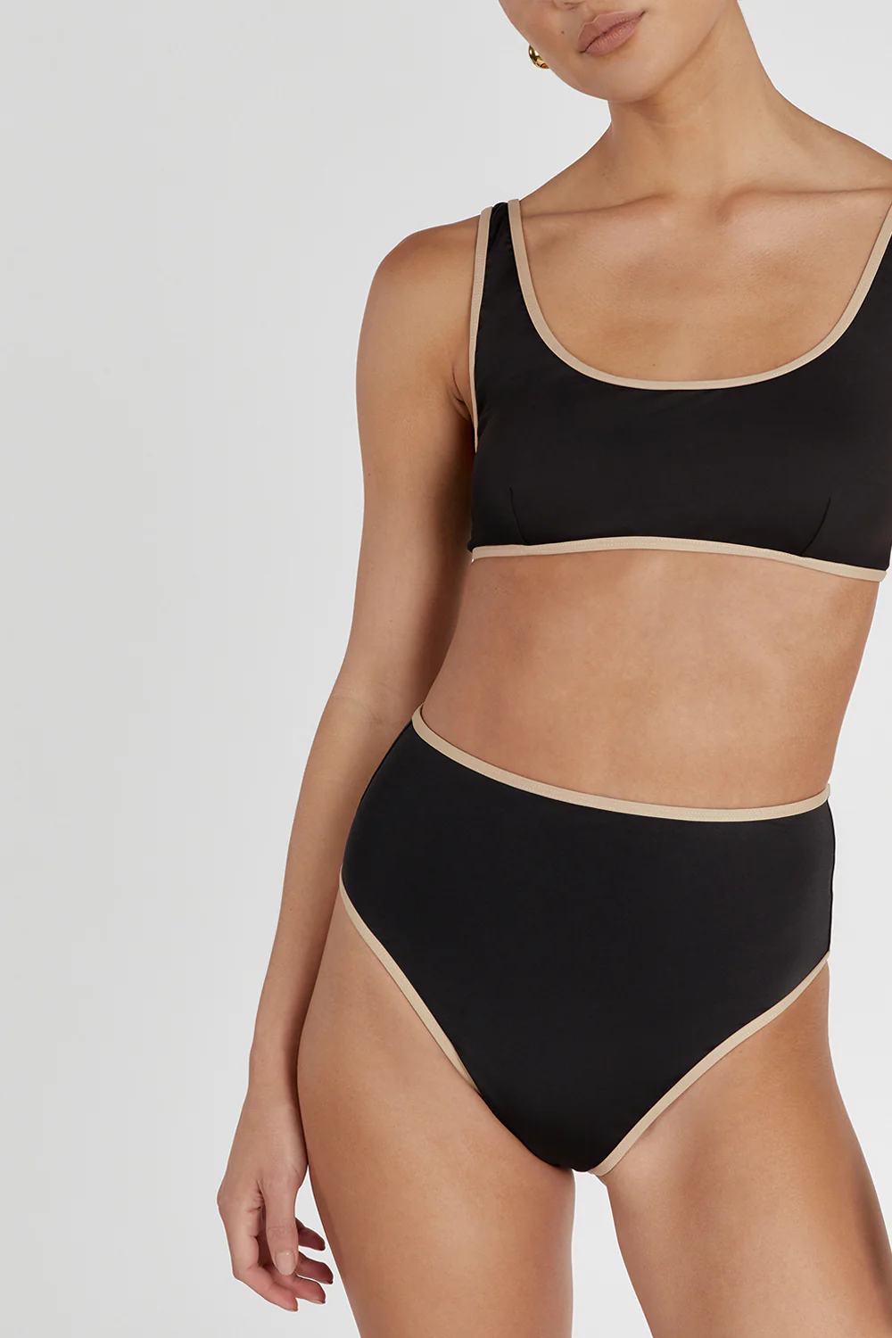 BAILEY BLACK CONTRAST SCOOP TOP - Image 5