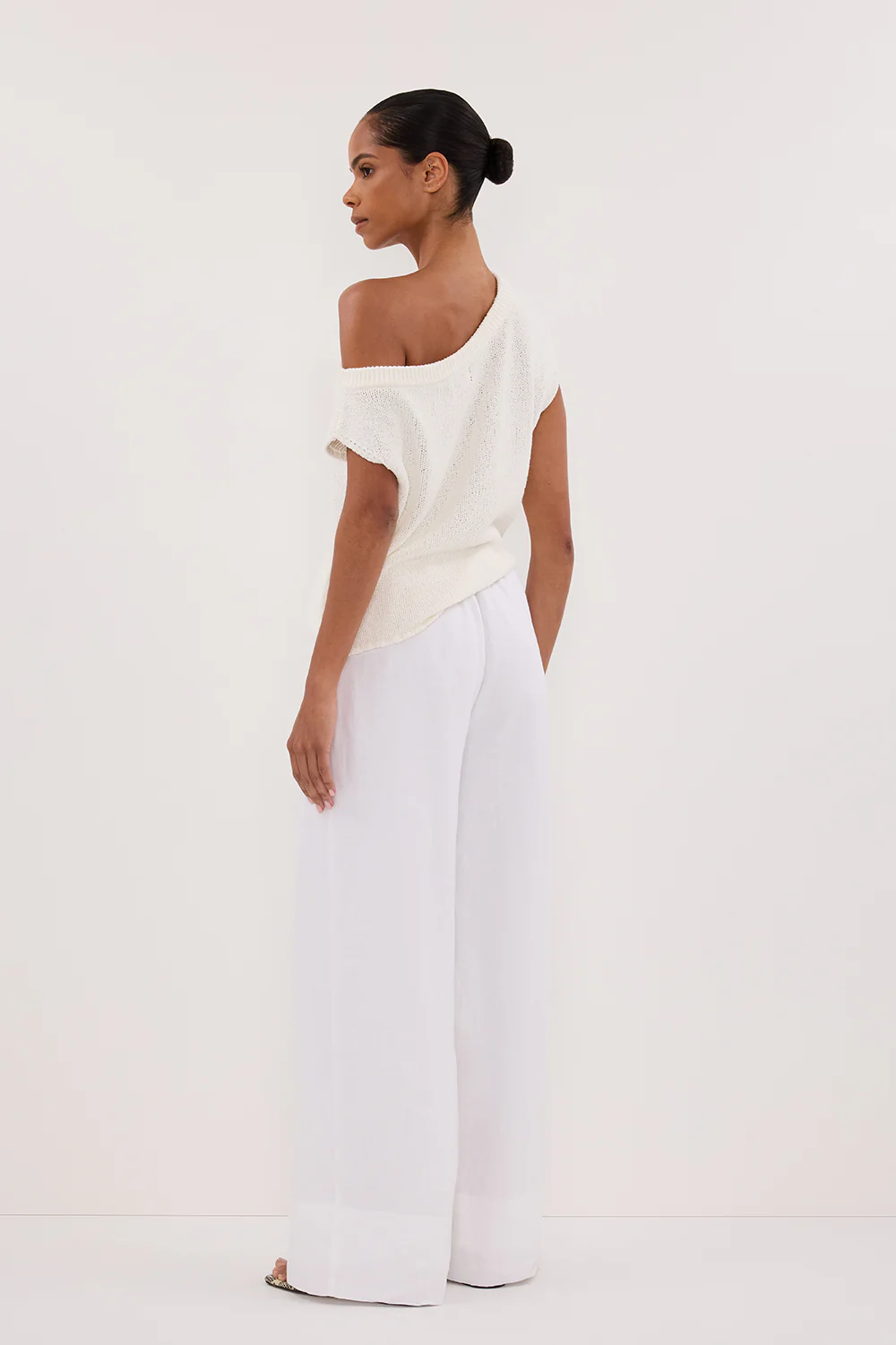 GINA WHITE LINEN ELASTIC WAIST PANT - Image 4