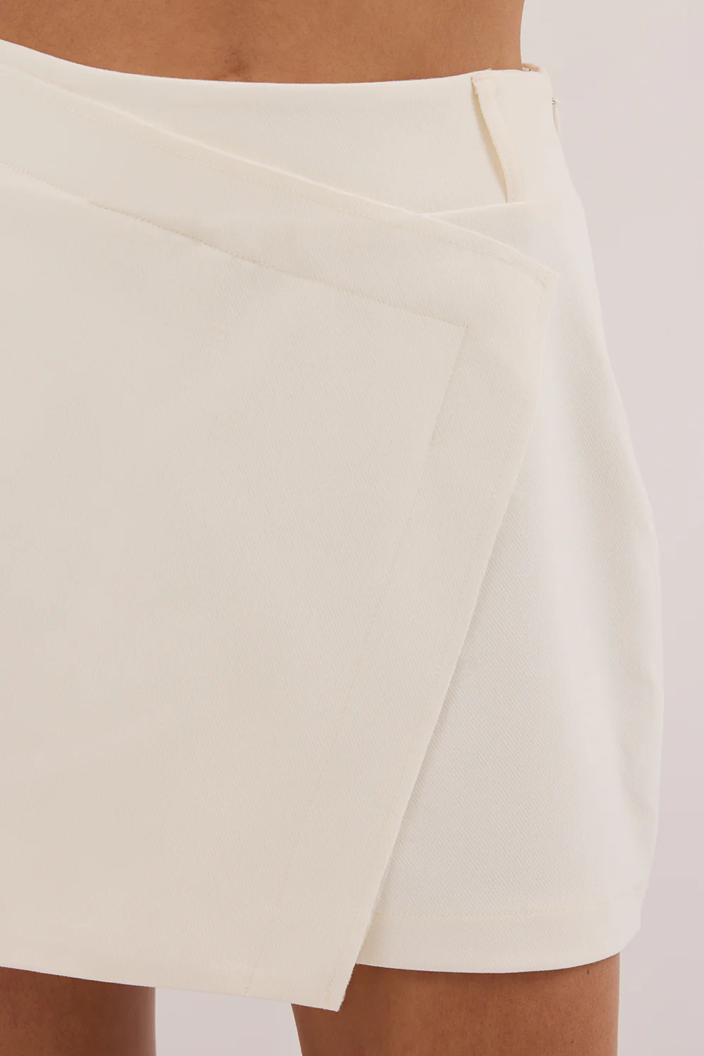 JULIE CREAM TAILORED SKORT - Image 7
